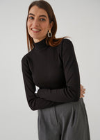 BLACK TURTLENECK