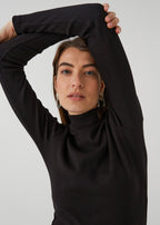 BLACK TURTLENECK