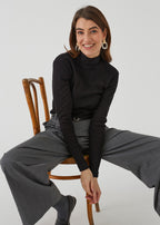 BLACK TURTLENECK