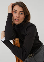 BLACK TURTLENECK