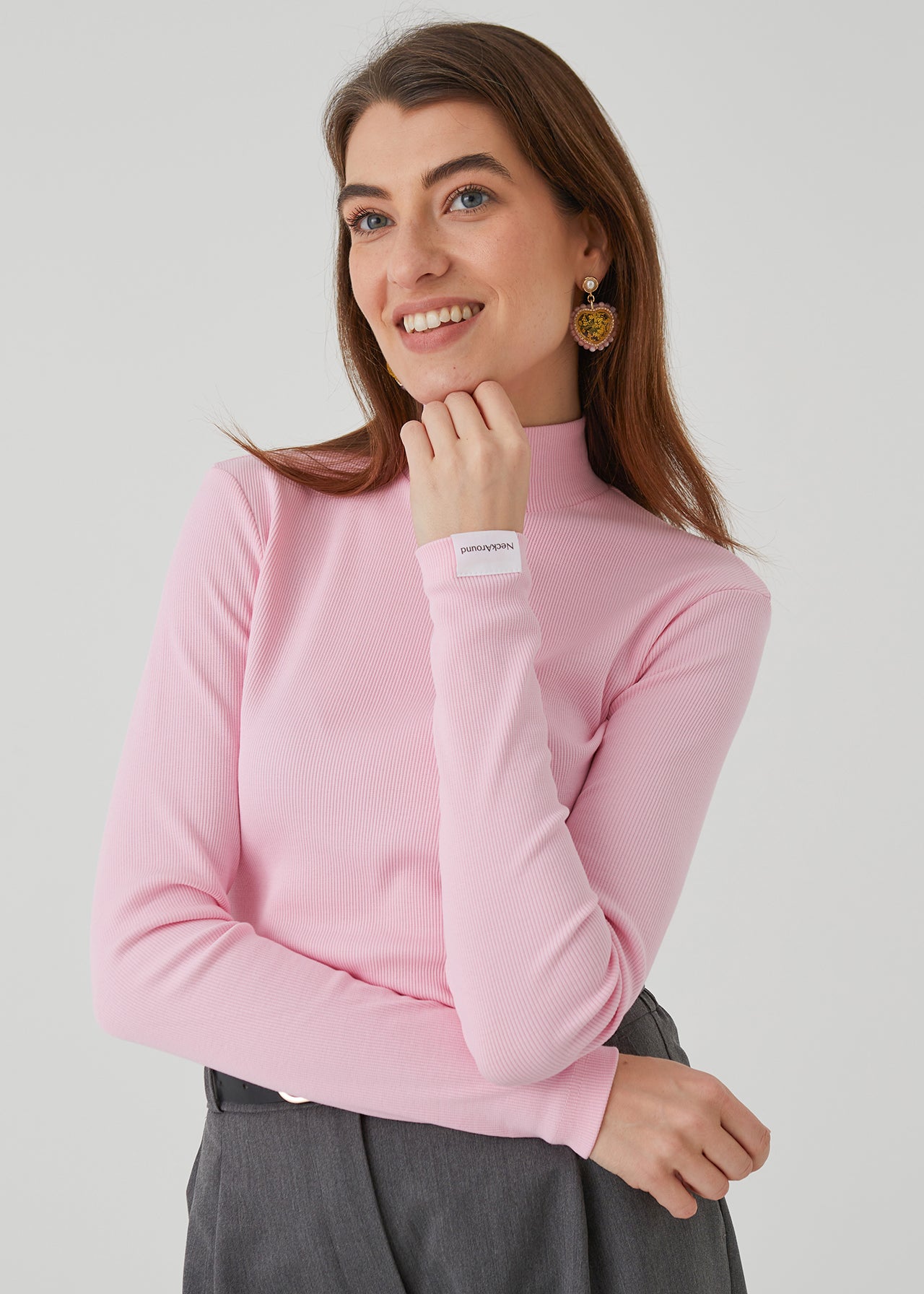 BLACK TURTLENECK