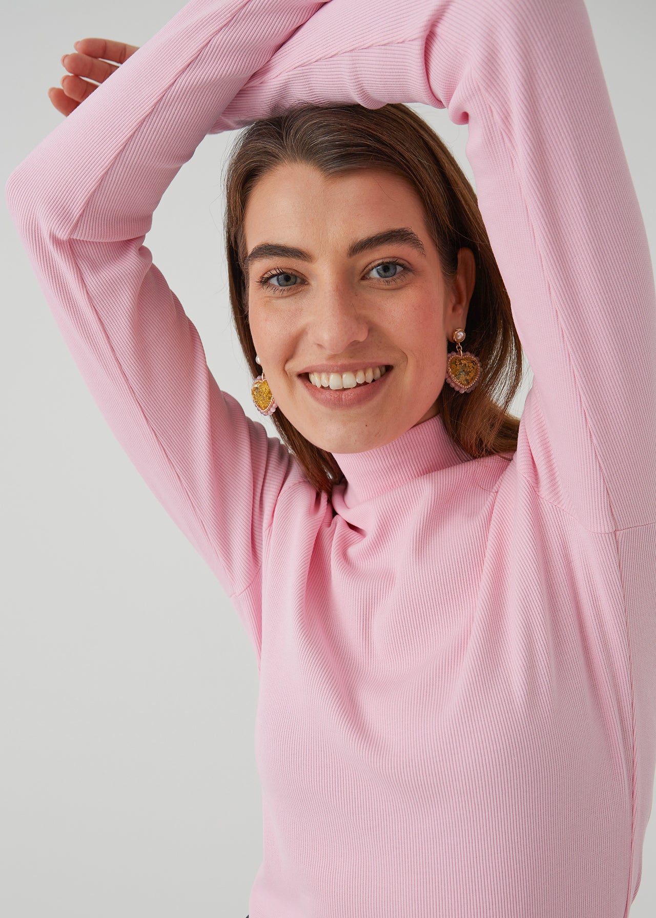 BLACK TURTLENECK