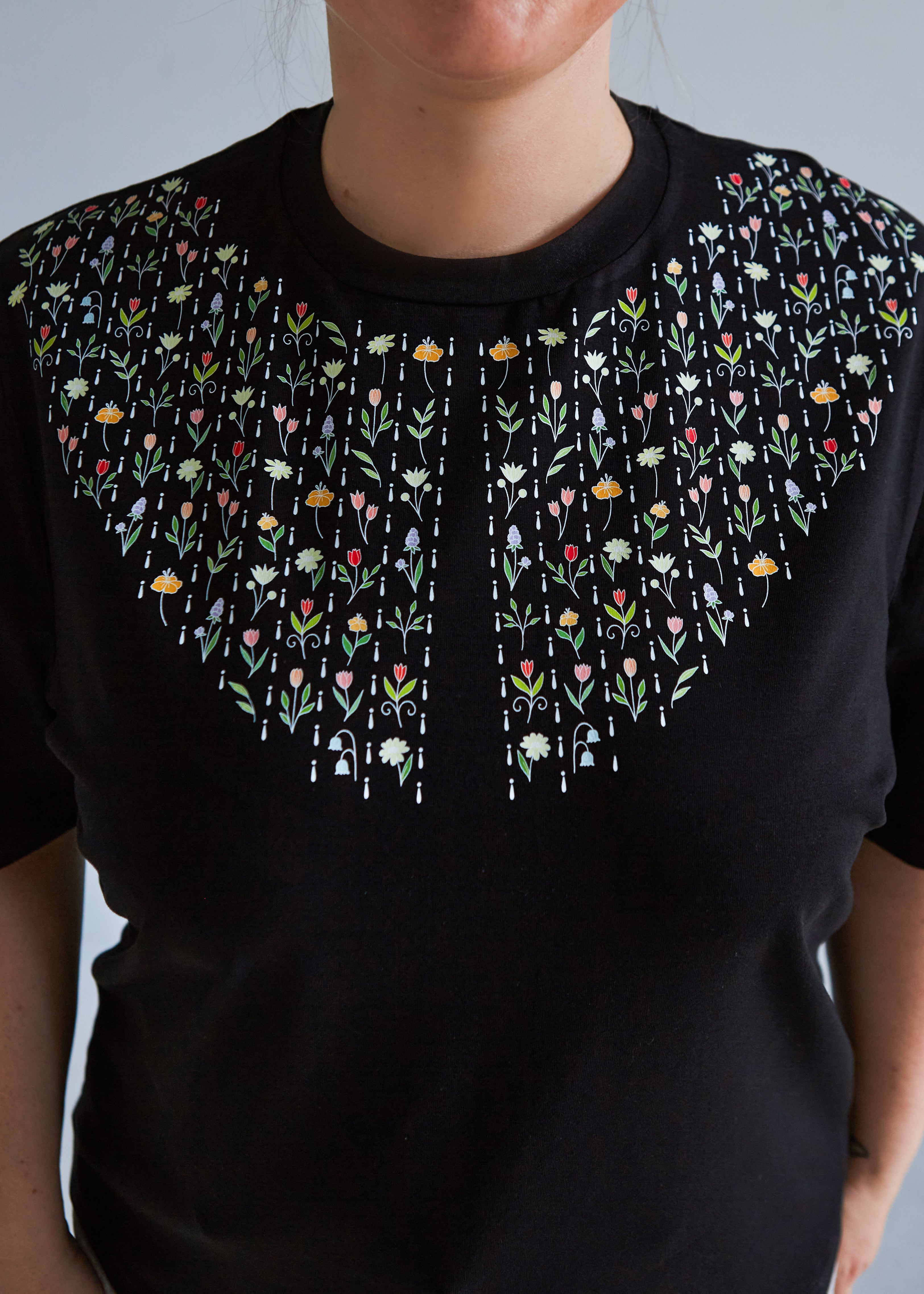 "SEA OF FLOWERS" WOMEN'S COLLARED T-SHIRT