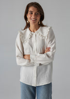 PRE-ORDER Romantic white shirt with a lace collar