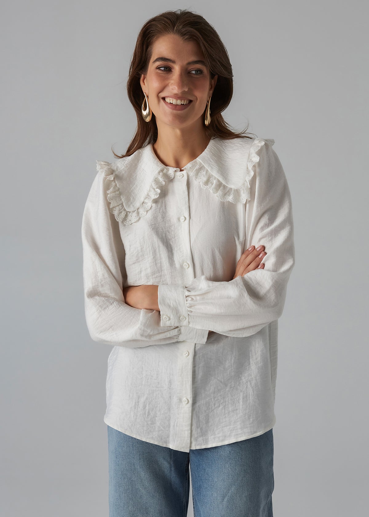 PRE-ORDER Romantic white shirt with a lace collar
