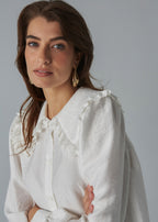PRE-ORDER Romantic white shirt with a lace collar