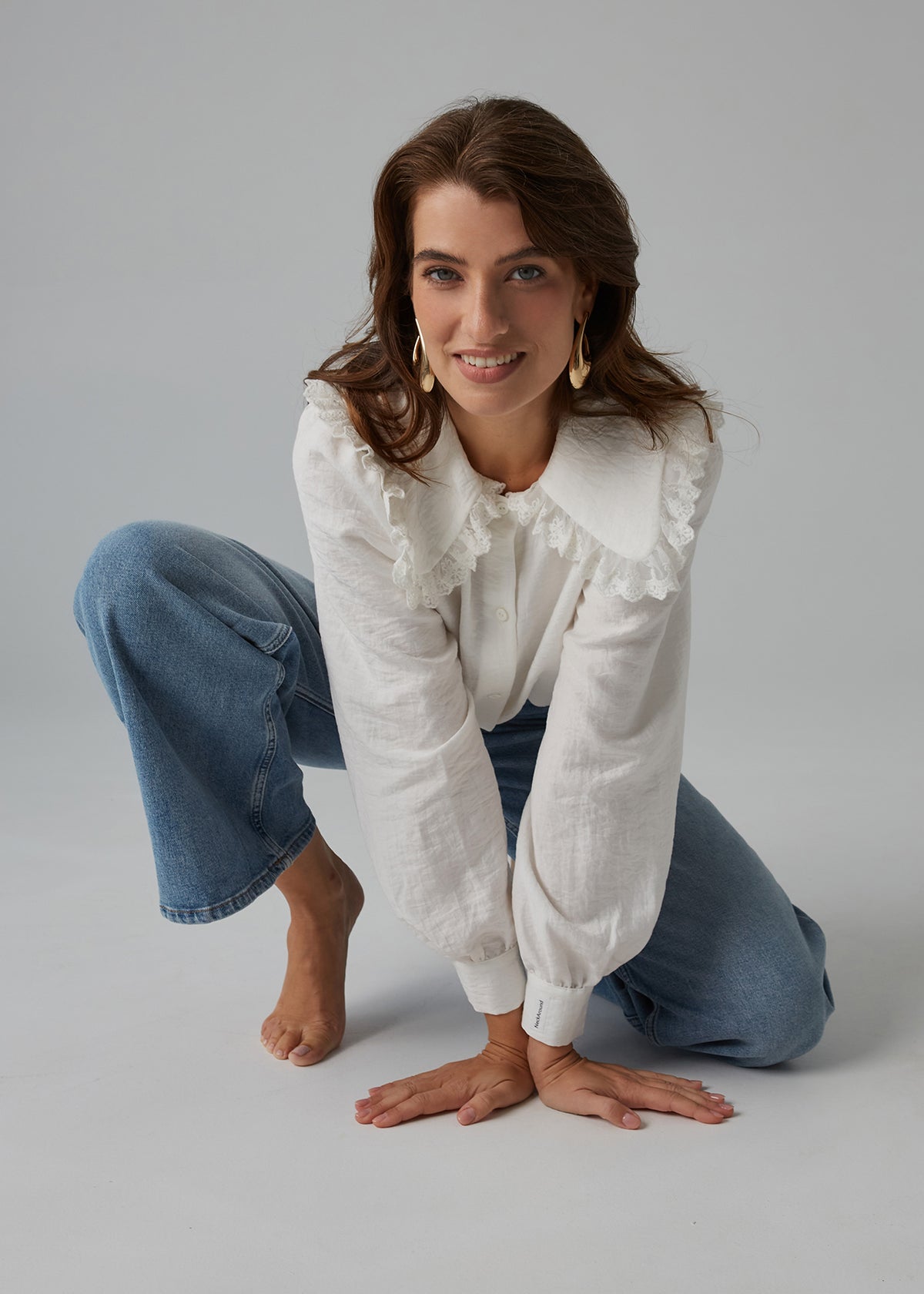 PRE-ORDER Romantic white shirt with a lace collar