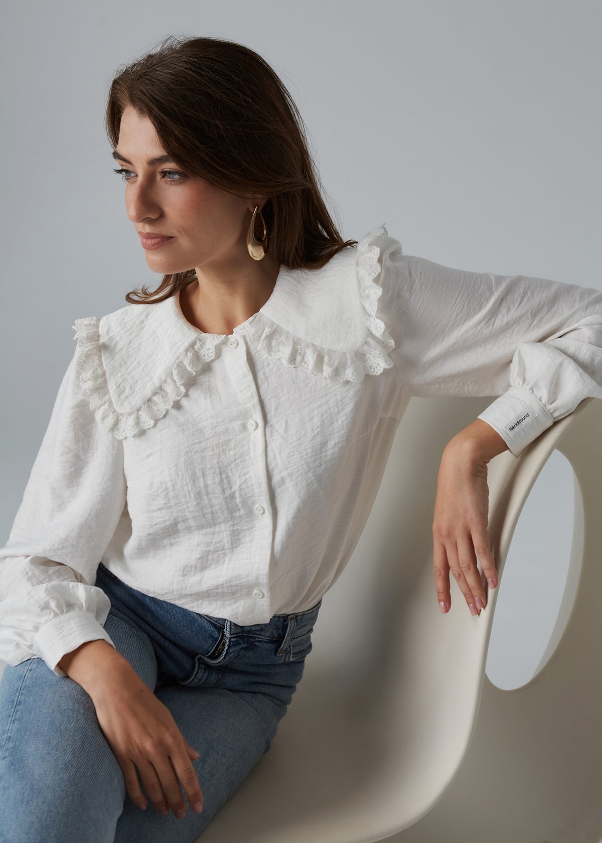 PRE-ORDER Romantic white shirt with a lace collar