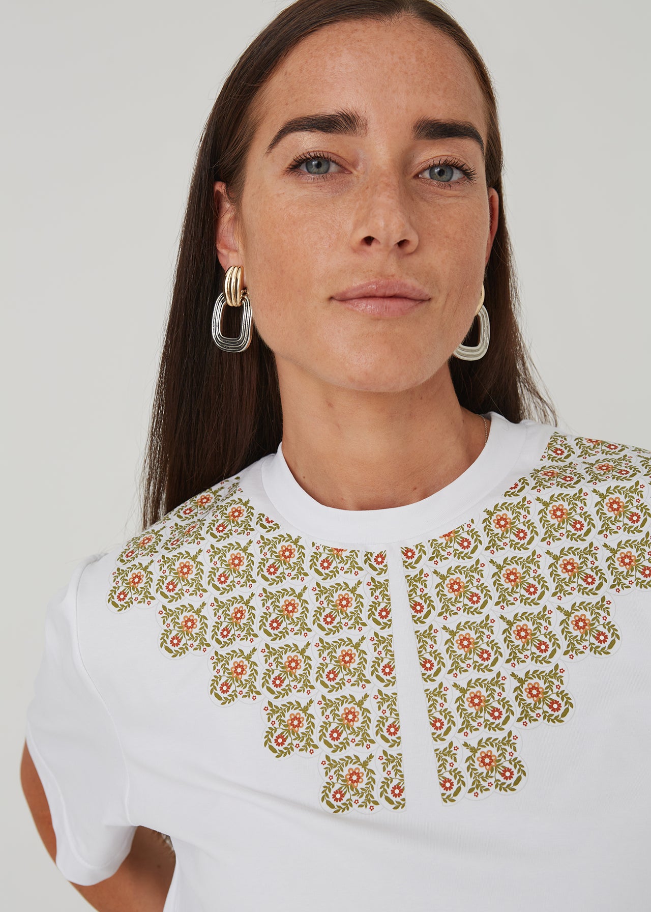 "Boho gėlės" moteriški marškinėliai su apykakle