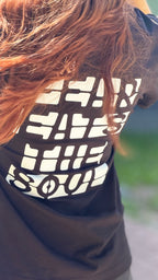 BLACK WOMEN'S LONG-SLEEVED T-SHIRT WITH A COLLAR