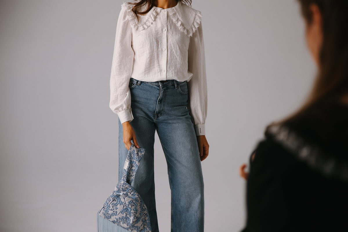 PRE-ORDER Romantic white shirt with a lace collar