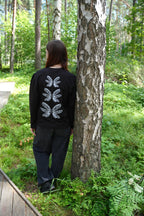 BLACK WOMEN'S LONG-SLEEVED T-SHIRT WITH A COLLAR