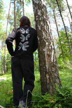BLACK WOMEN'S LONG-SLEEVED T-SHIRT WITH A COLLAR