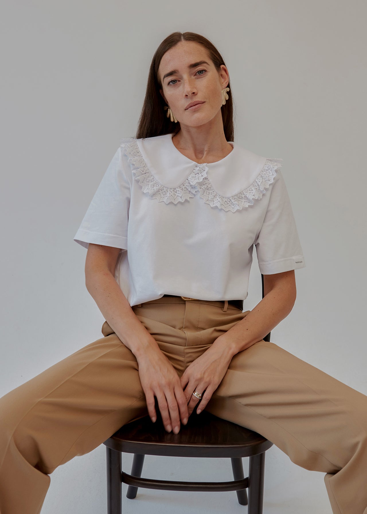 NeckAround balti moteriški marškinėliai su vintažine apykakle, oversize, ekologiška medvilnė