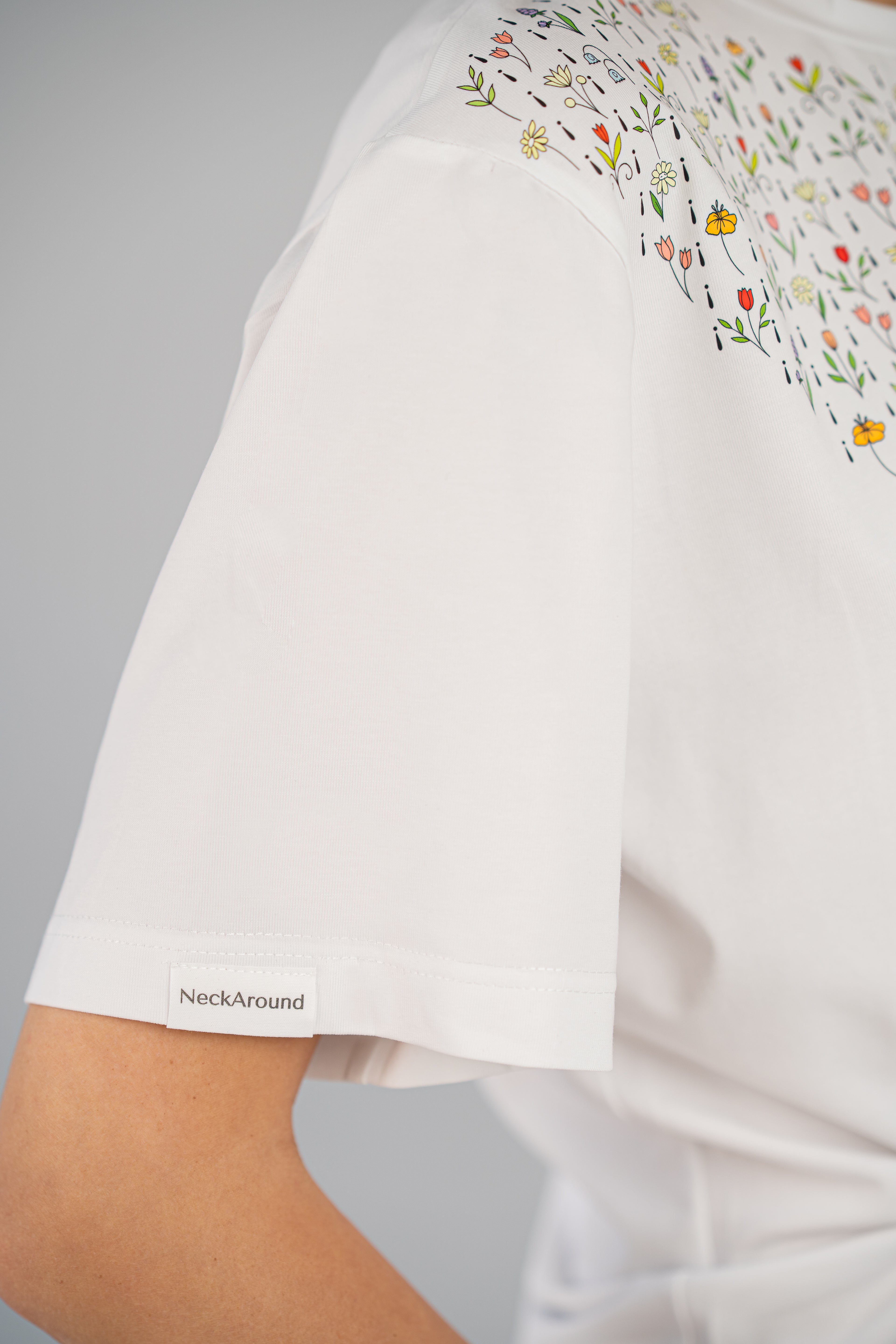"SEA OF FLOWERS" WOMEN'S COLLARED T-SHIRT
