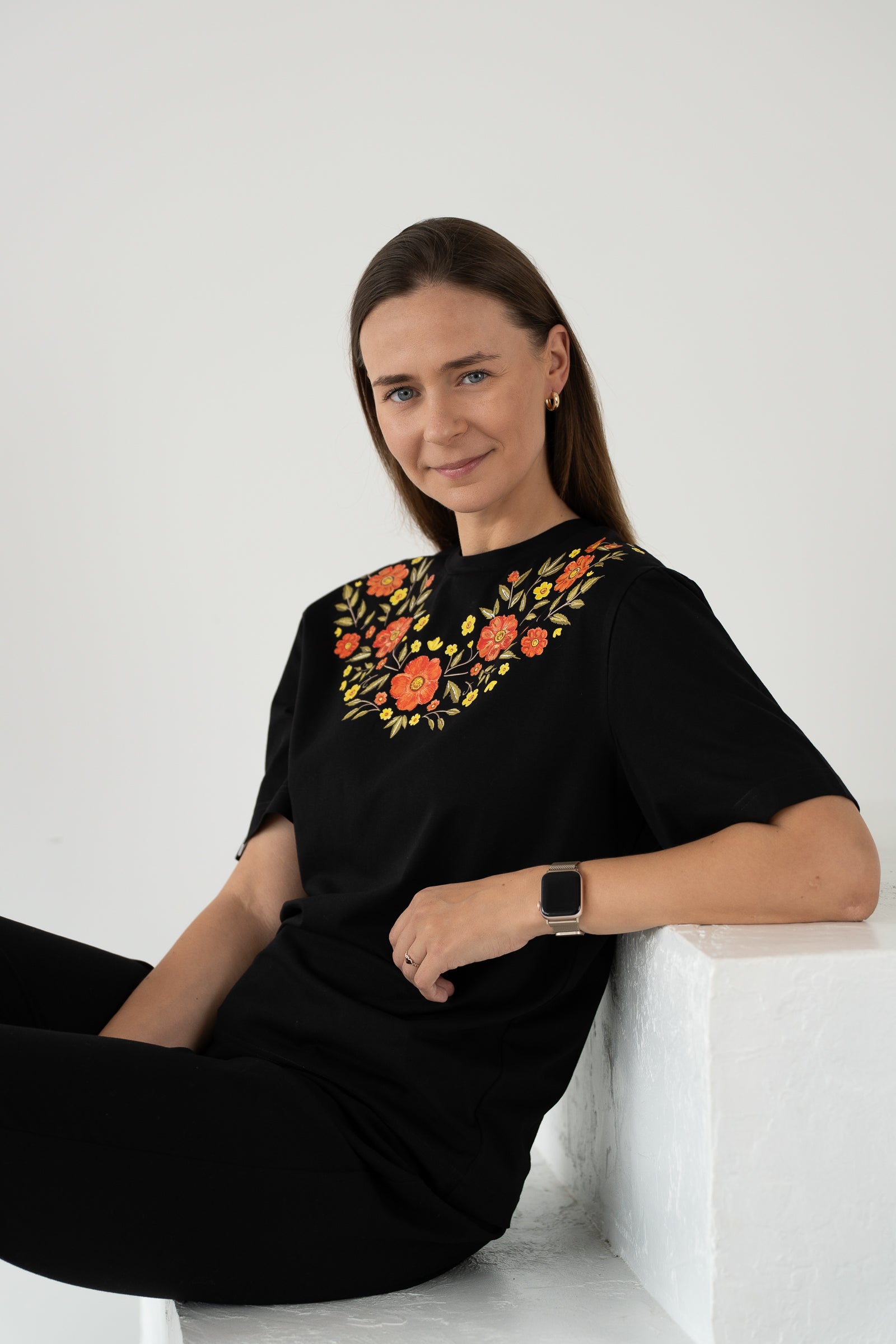 SAMPLE SALE_"TAUTODAILĖ", JUODI MARŠKINĖLIAI