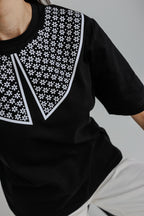„KWIATOWY LAS” DAMSKI T-SHIRT Z KOŁNIERZYKIEM